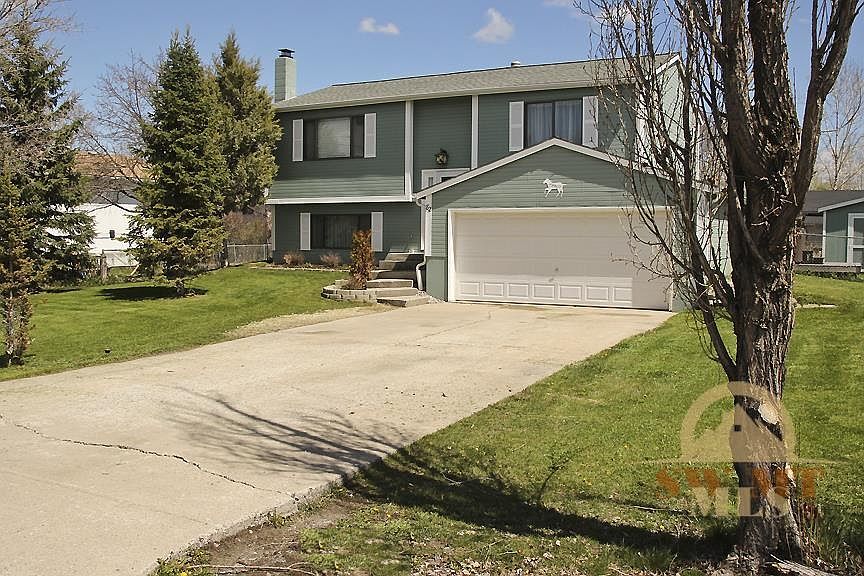 1st image of 82 Arrowwood Dr