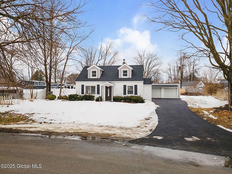2nd image of 1034 Wayne Road