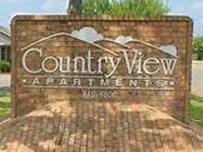 Country View Apartments — Photo 20