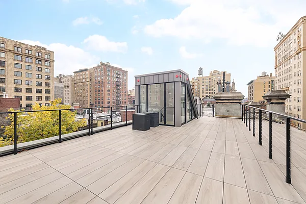 Sold by Vandenberg | media 13