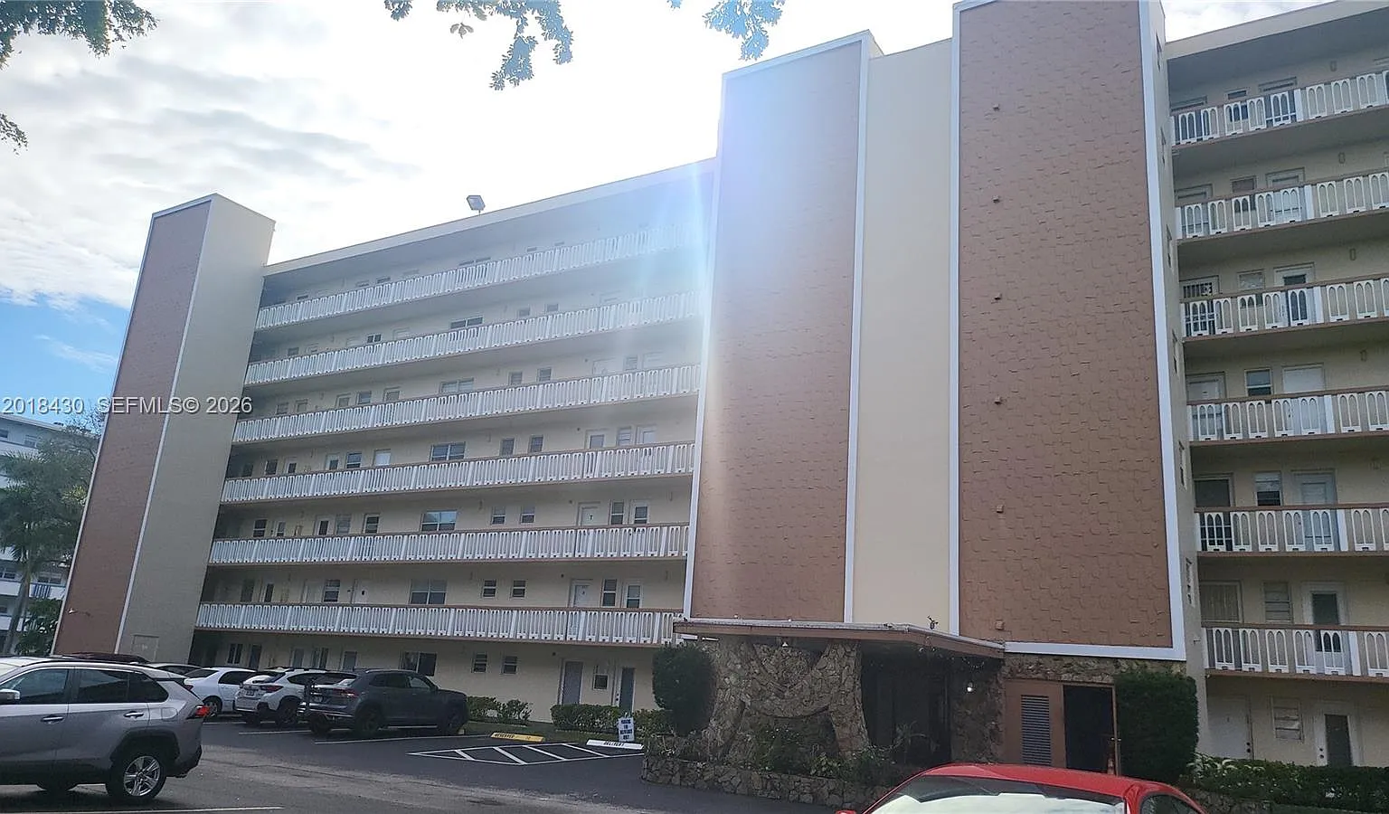 Meadowbrook Condo Apts Bl — Photo 1