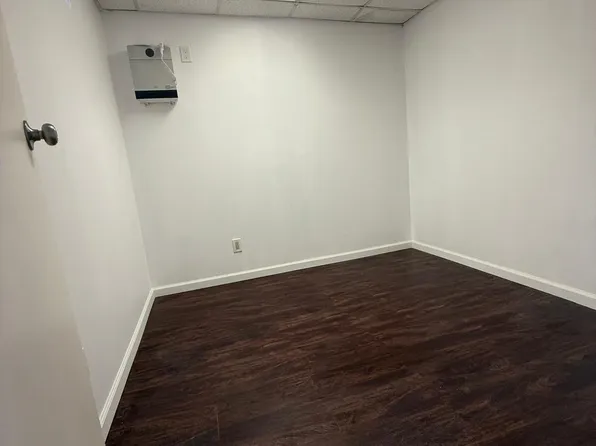 553 Ocean Avenue image 22 of 27