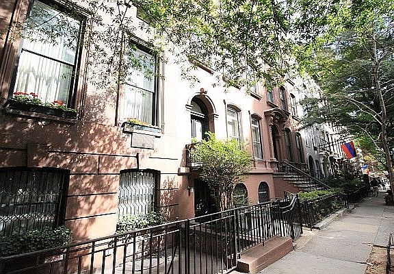 4th image of 110 E 36th St APT 5C