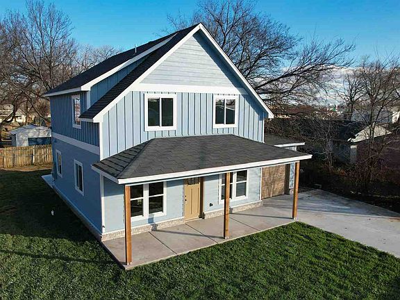 2nd image of 209 N Elm