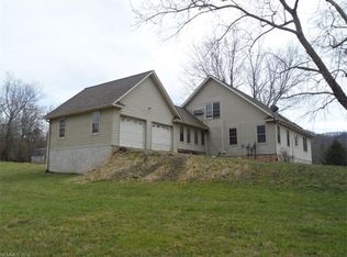 60 Evening Dr, Canton, NC 28716