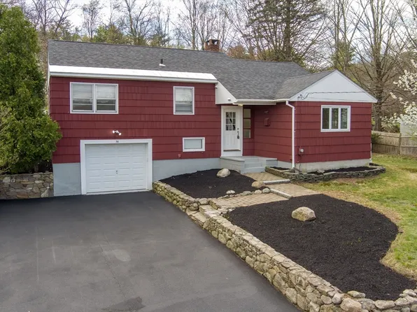 76 W Elm St, Townsend, MA 01474