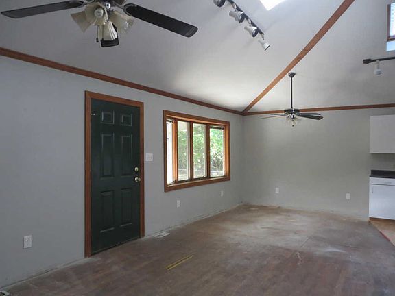 5th image of 104 Belle Ave