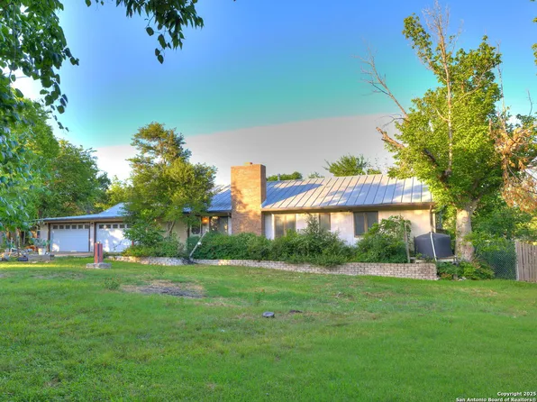 17 Roadrunner, Fredericksburg, TX 78624