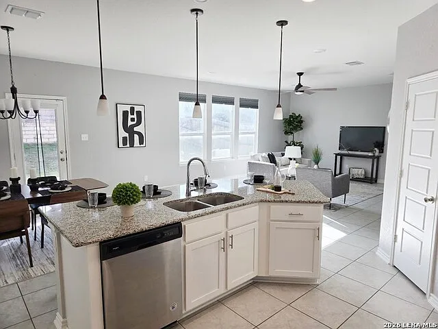 631 Anthem Ln — Photo 3