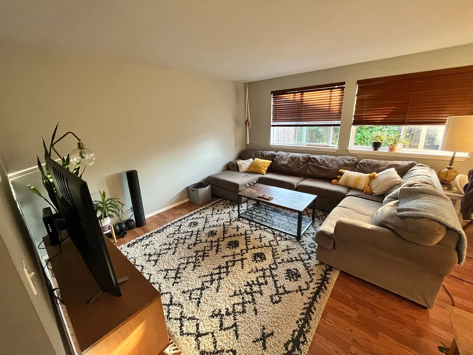 3 bed, 1269 sqft, $2,700 — Photo 2