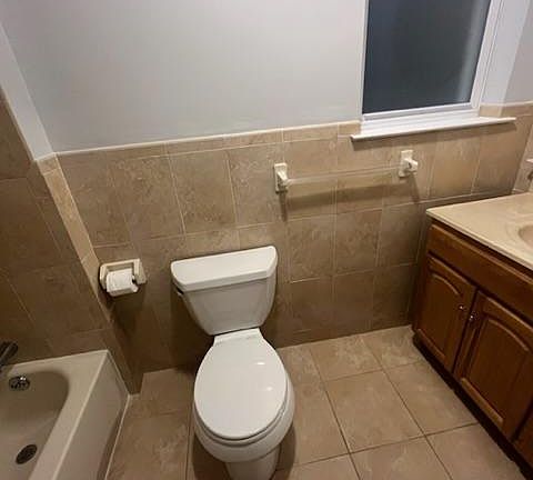 4th image of 116 Washington Ave #1