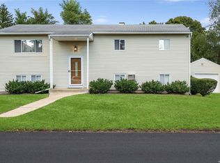 101 Centerwood St, West Babylon, NY 11704