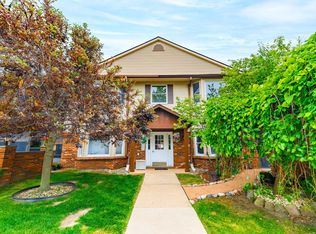 8597 Mathias Dr APT 42, Grosse Ile, MI 48138