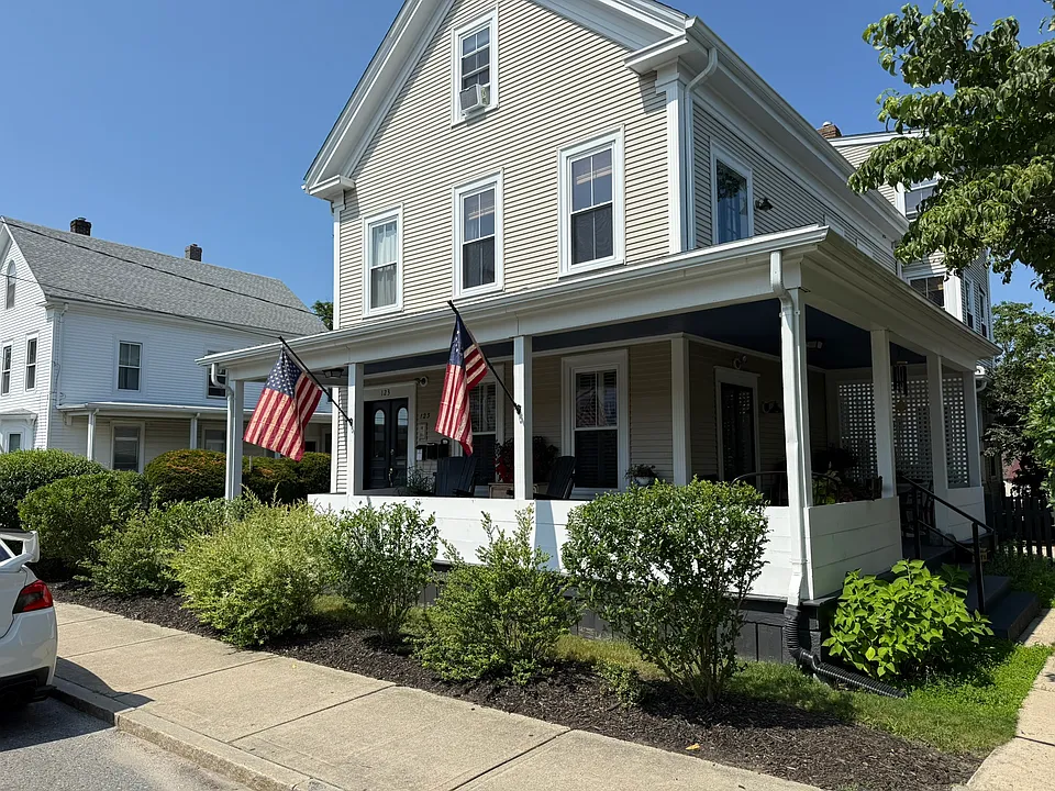 123 Court St #2