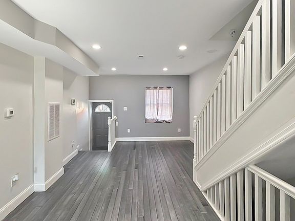 2nd image of 2428 Brentwood Ave