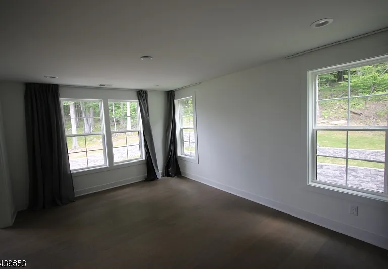 1 Swenson St — Photo 15