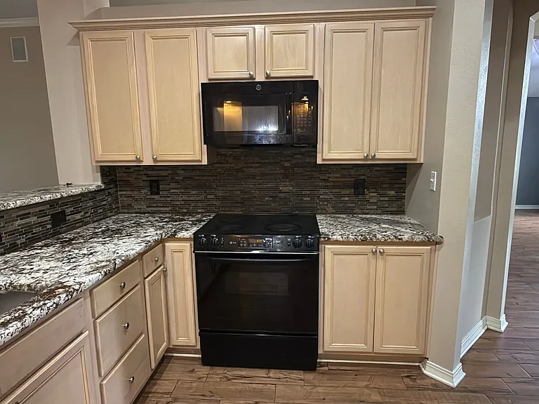 9812 Kings Pointe Dr — Photo 14
