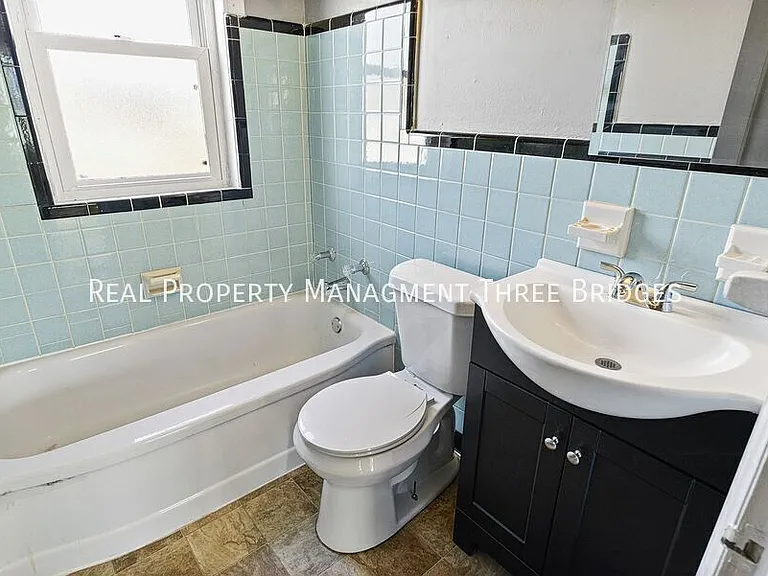 1180 S New Florissant Rd — Photo 12