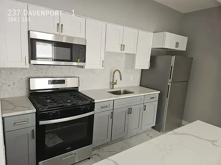 237 Davenport Ave #1 — Photo 1