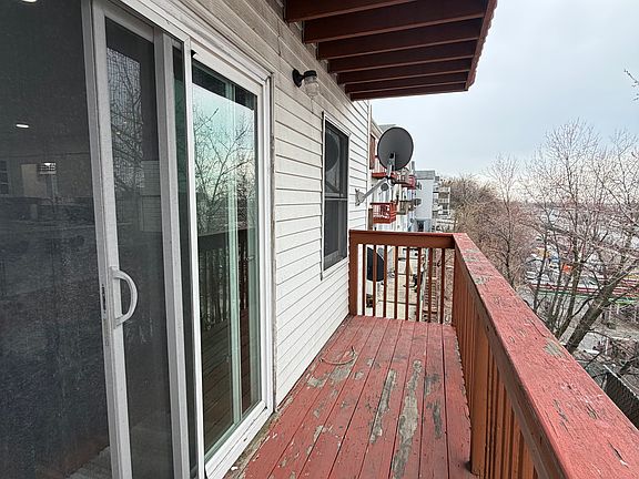 5th image of 253 Terrace Ave #1
