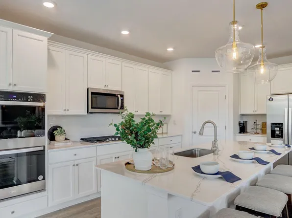 26 Rose Hill Way, Aston, PA 19017