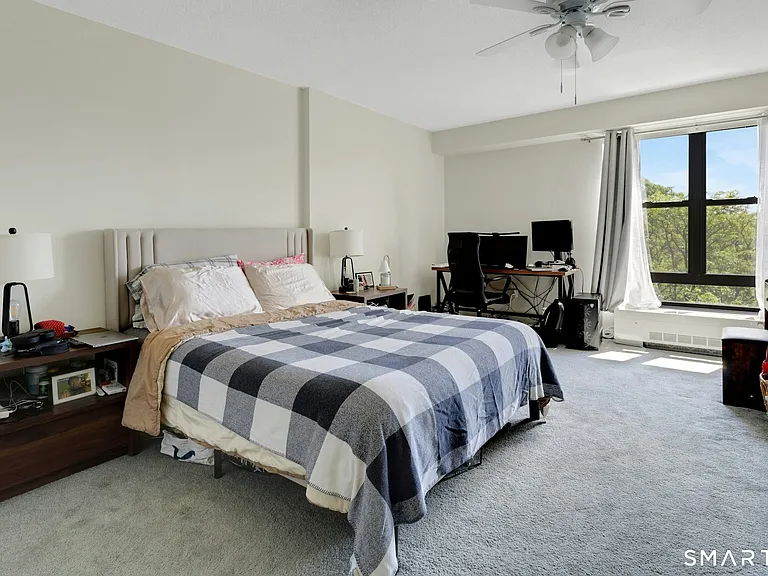 44 Strawberry Hill Ave #5C — Photo 15