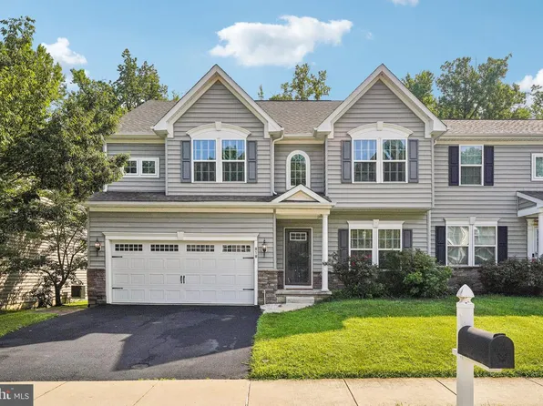 818 N Aikens Tavern Ct, Newark, DE 19702