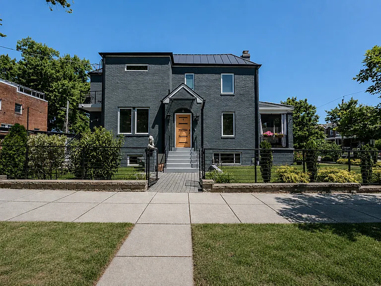 301 Gallatin St NW — Photo 5