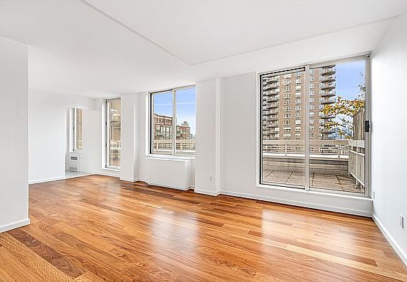 3rd image of 170 E 87th St APT W20d