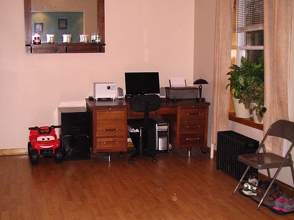 Adj. Room to L.R.