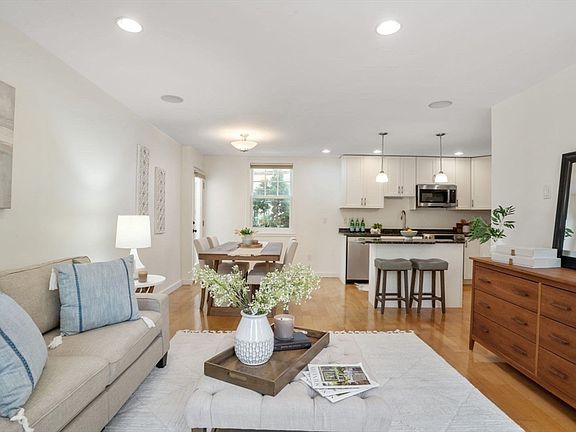 2nd image of 88 Pearl St #2