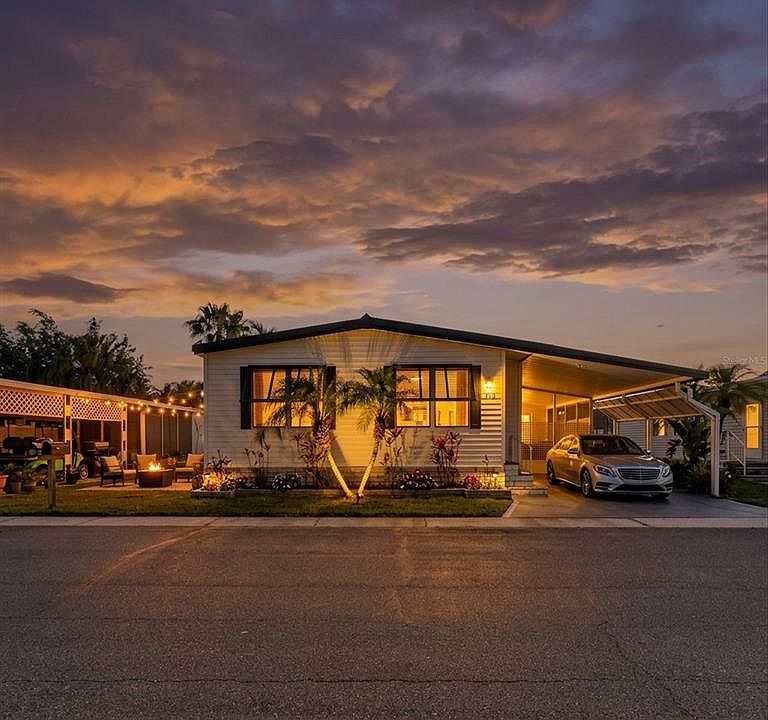 1st image of 372 Cobia Way
