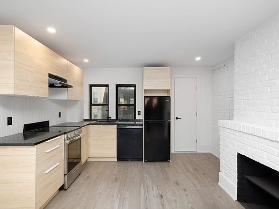 3rd image of 46 Carmine St #3