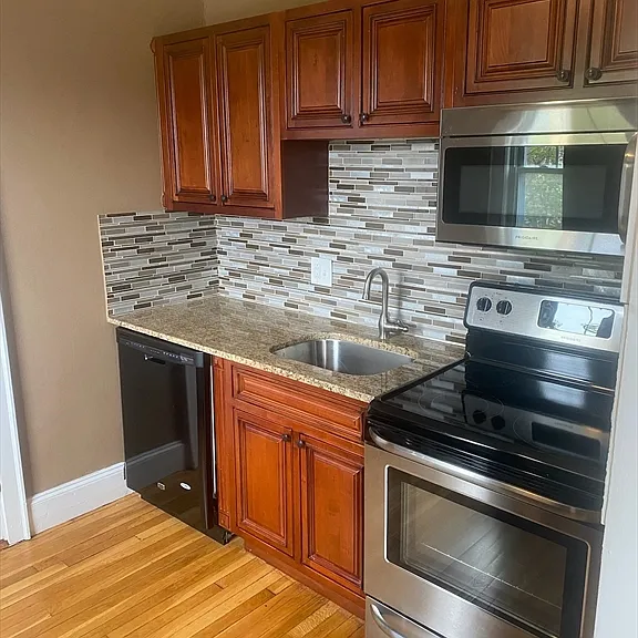 195 Thomas Burgin Pkwy #301 — Photo 2