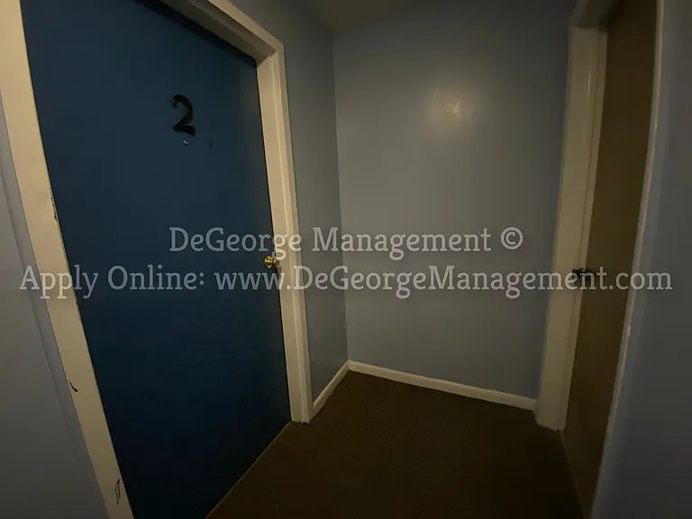 Woodside Court Apartments — Photo 14