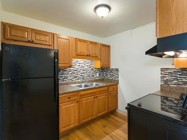 Murray Hill Apartments — Photo 15