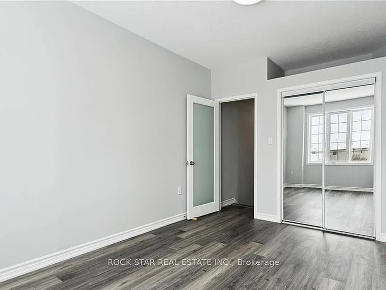 159 Henhoeffer Cres — Photo 16