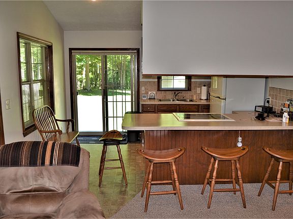 4th image of 5245 N Evergreen Dr