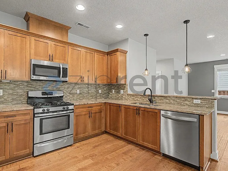 28623 Greenway Dr — Photo 14