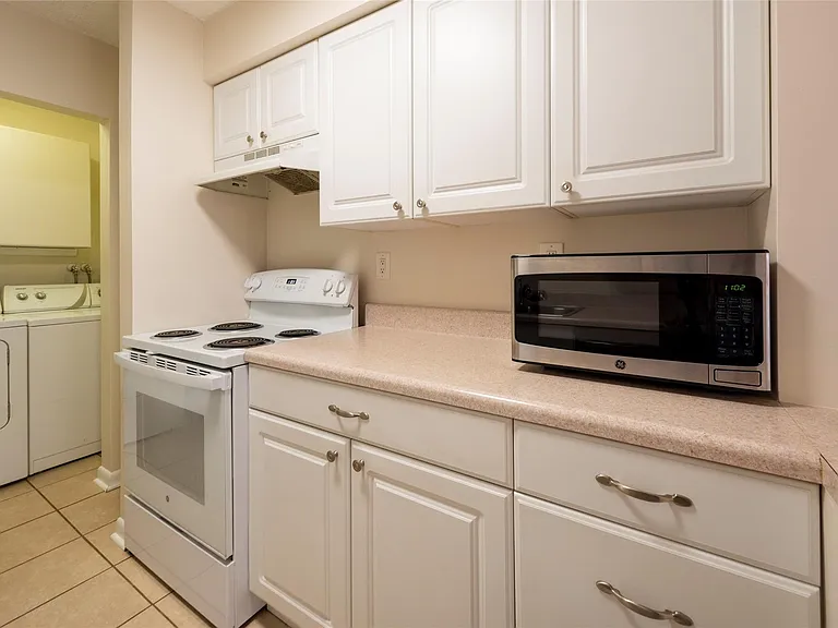 930 Mandarin Isle — Photo 13