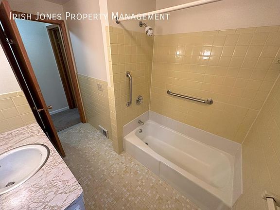 2nd image of 208 Main St Unit B3