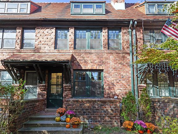 3rd image of 199 Puritan Ave
