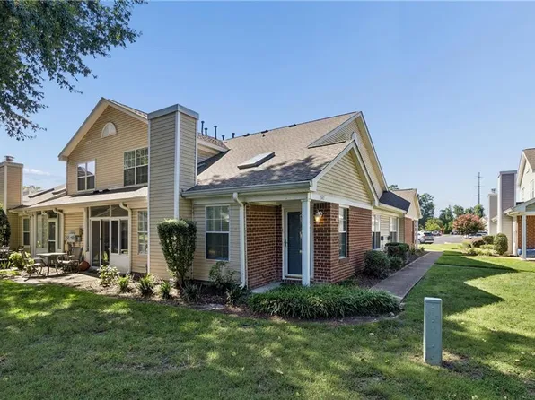 1547 Orchard Grove Dr, Chesapeake, VA 23320