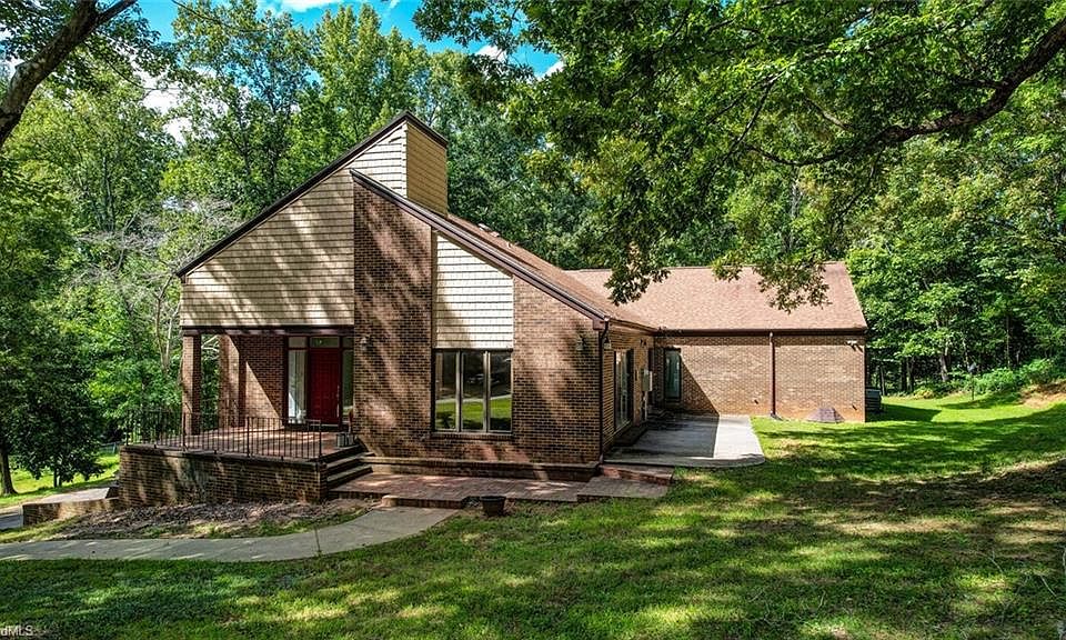 1st image of 511 Briarwood Dr