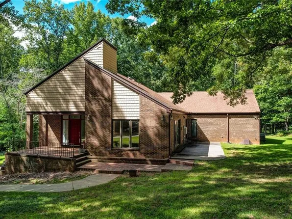 511 Briarwood Dr, Eden, NC 27288