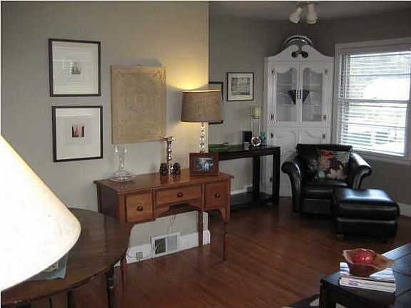 4th image of 2519 Gardiner Ln