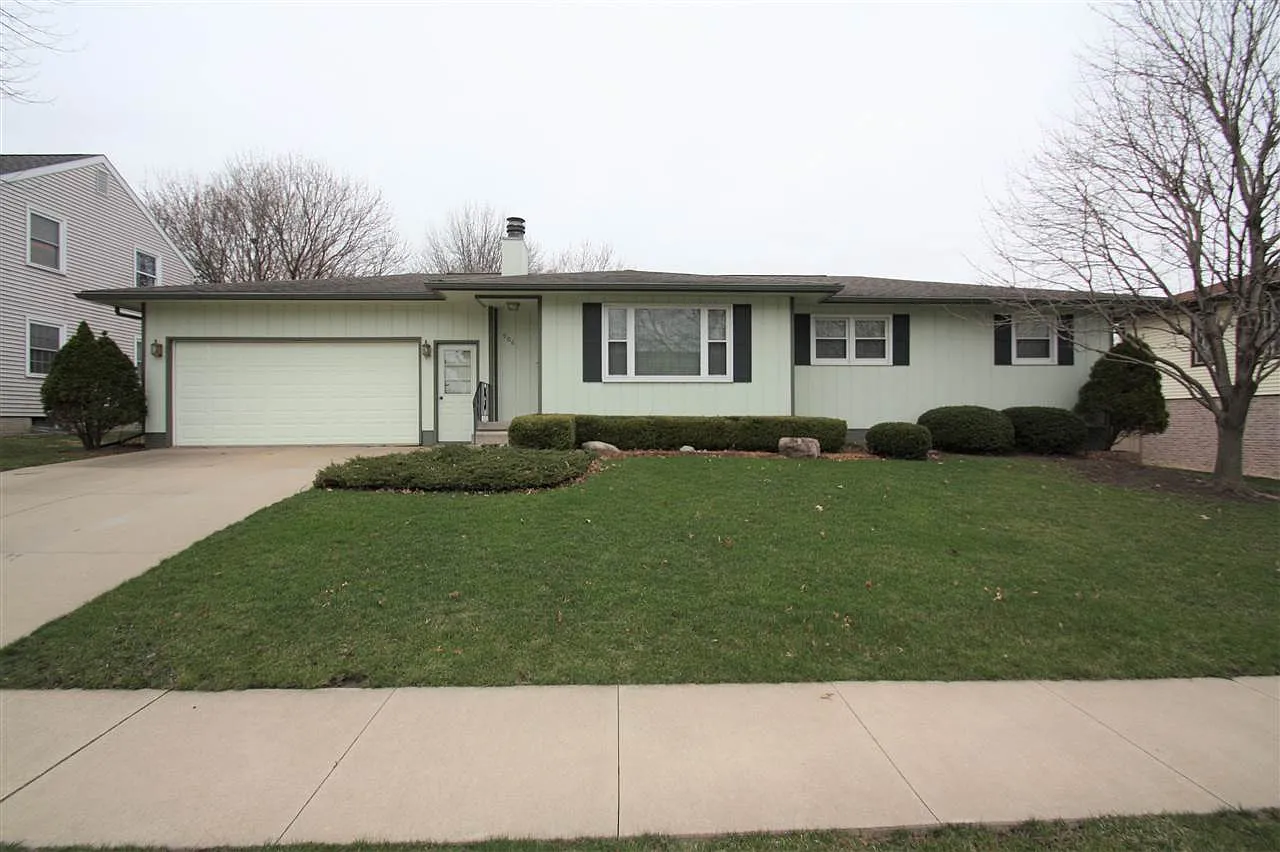 906 Lynda Rd photo 1