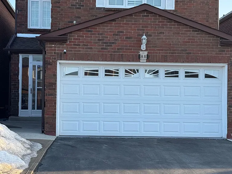 88 Grayson Cres #BASEMENT — Photo 1