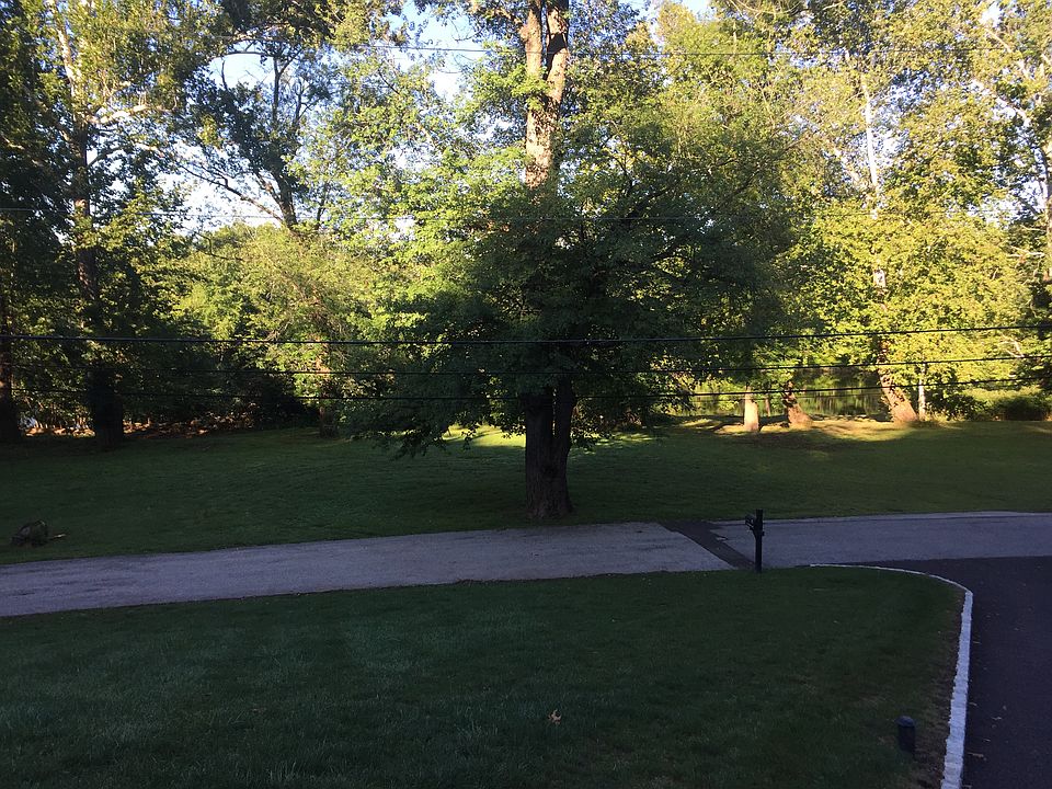 2nd image of 68 Featherbed Ln