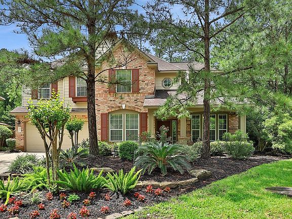 Greenspace between you and the neighbor! Brick on all 4 sides